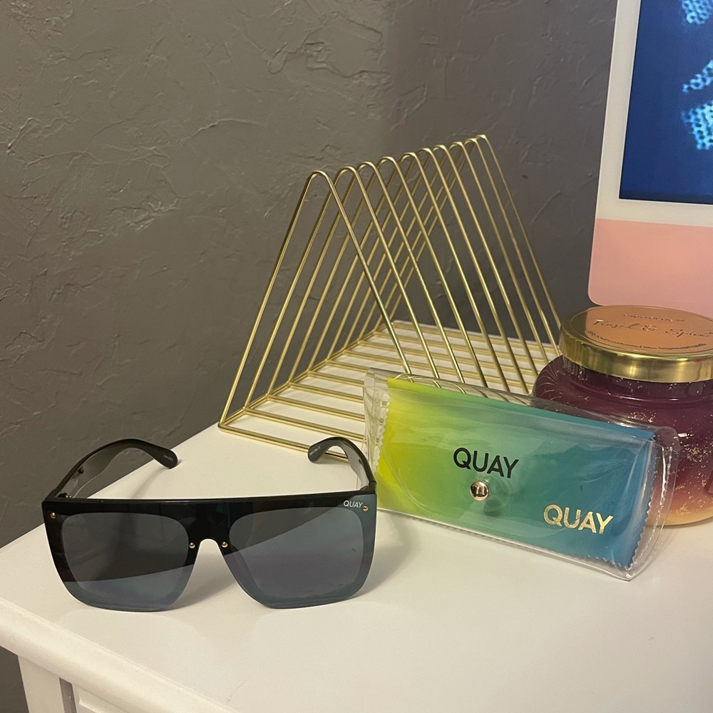 QUAY Sunglasses